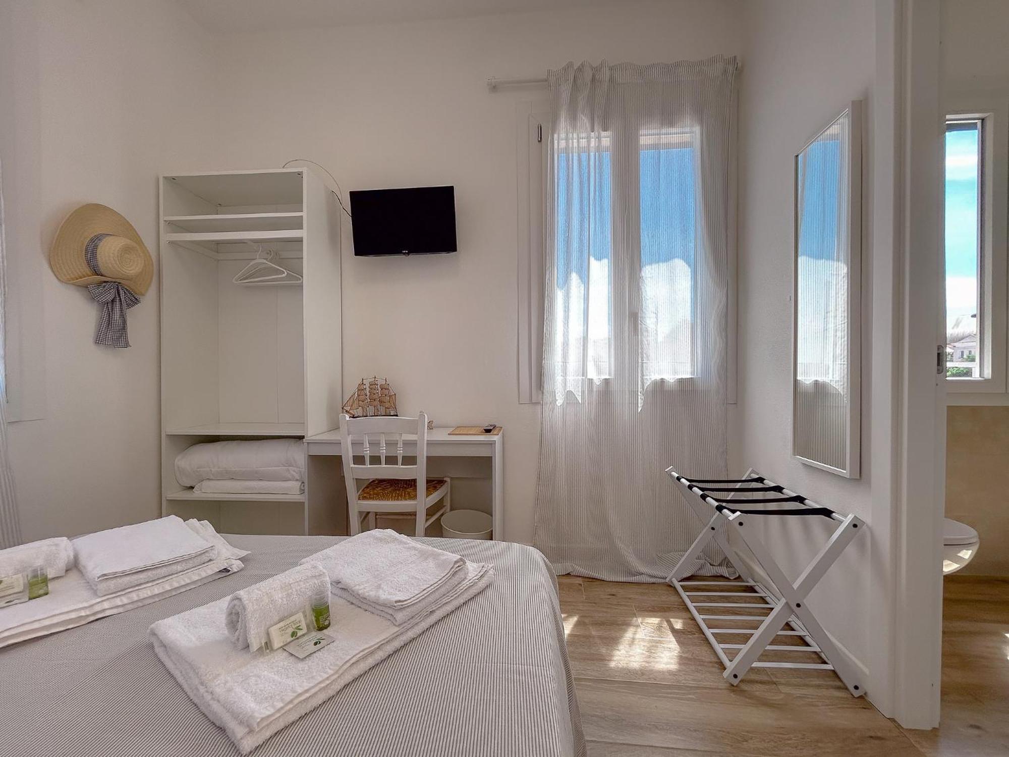 La Marina - Rooms In Stintino Exteriér fotografie