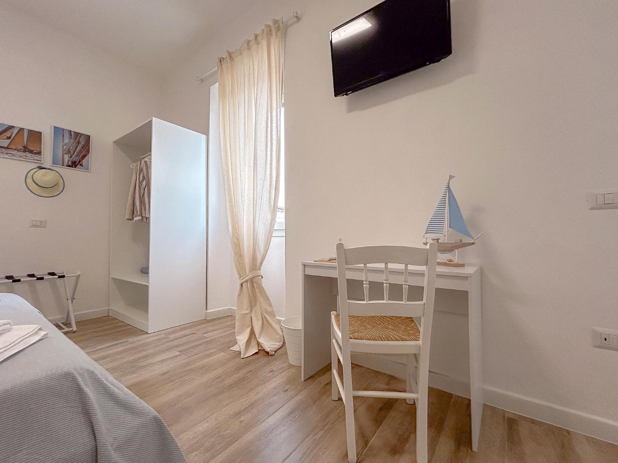 La Marina - Rooms In Stintino Exteriér fotografie